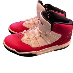Jordan Max Aura Gym Red AQ9084602 Men's Size 11 Gym Red/Black/White